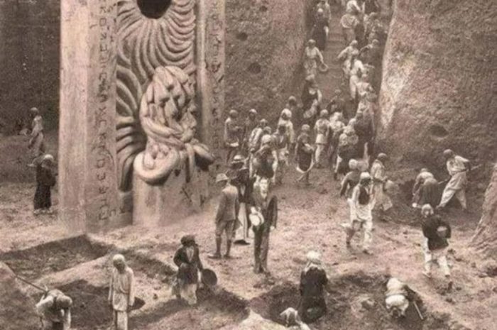 The Samarkand Star Gate: A Discovery from 1903