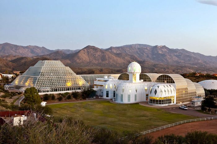 Biosphere 2 – One of the Largest Experiments with a Closed Ecosystem and Oxygen Balance