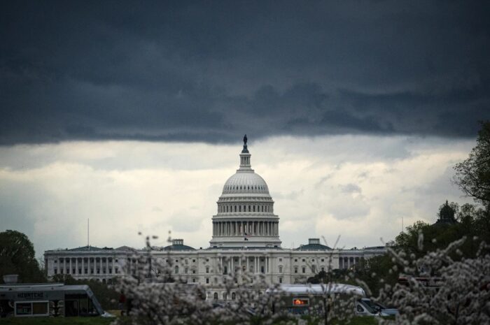 U.S. Government Shutdown Deepens: Over 1.6 Million Workers Without Pay