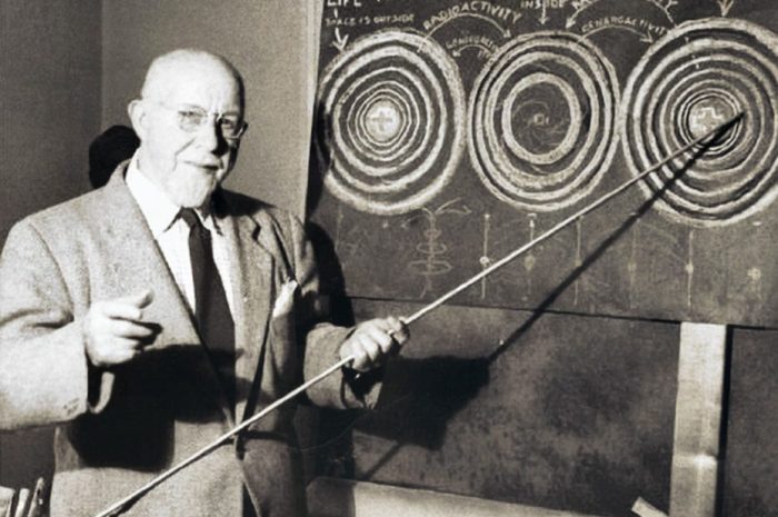 Walter Russell – The Man Who Claimed to Access the Source of All Knowledge