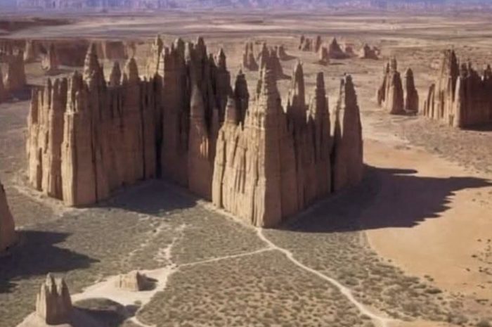 Pinnacles Desert – Australia’s Mysterious Stone City in the Sands